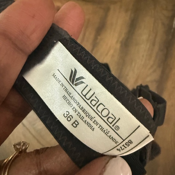 Wacoal  Bra Size 36B - Picture 3 of 3